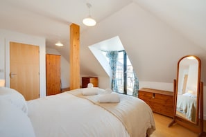 3 Schlafzimmer, Bügeleisen/Bügelbrett, Reisekinderbett, kostenloses WLAN