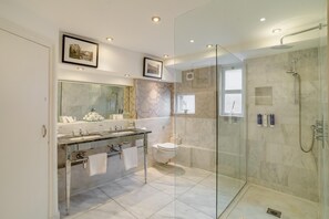 Towels - 3 Bed in Bath (oc-g32607) (Bath)