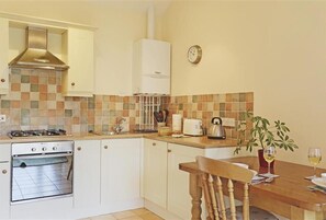 Microwave, oven, dishwasher, cookware/dishes/utensils