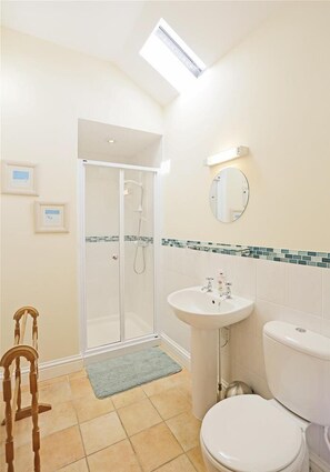 Towels - 1 Bed in Beccles (oc-hfc) (Wangford)