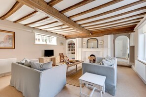 TV - 1 Bed in Southwold (oc-rest) (Southwold)