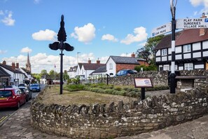 المنطقة المحيطة بالمنشأة