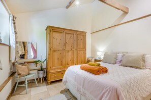 Travel cot, free WiFi, bed sheets - 1 Bed in Oulton (oc-a32857) (Lowestoft)
