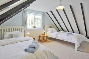 Iron/ironing board, free WiFi, bed sheets - 3 Bed in Leiston (oc-wil) (East Bridge)