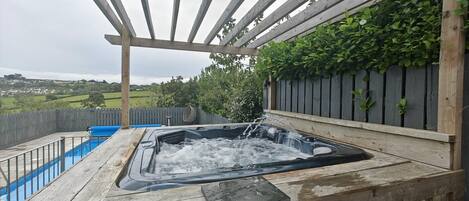 Bain à remous extérieur