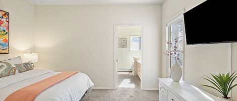 Skrivbord, strykjärn/strykbräda, gratis wi-fi och sängkläder