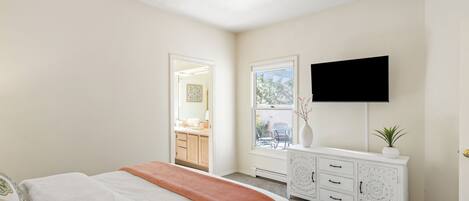 Schreibtisch, Bügeleisen/Bügelbrett, kostenloses WLAN, Bettwäsche