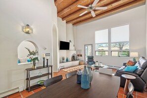 Dining - Casa Viaje, Pet Friendly, 2BR/2BA home just 10 minutes from the Plaza. (Santa Fe)