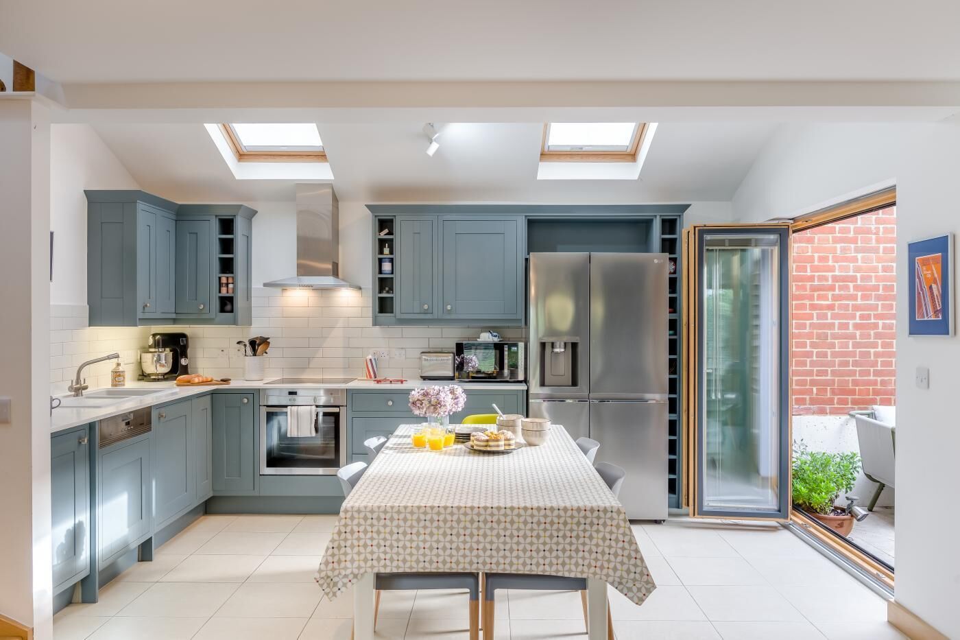 ميكروويف، فرن، غسالة أطباق، مستلزمات طهي/أطباق/أوعية