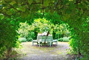 Property grounds - 1 Bed in Parham (oc-gdnv) (Parham)