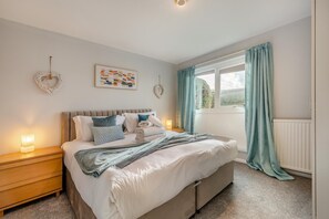 3 Schlafzimmer, Reisekinderbett, kostenloses WLAN, Bettwäsche