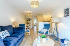 TV - 2 Bed in Swanage (oc-wy502) (Swanage)