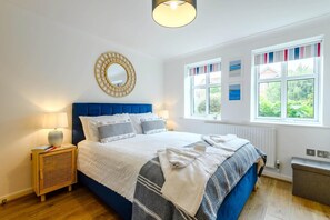 2 bedrooms, iron/ironing board, travel cot, free WiFi - 2 Bed in Swanage (oc-wy502) (Swanage)