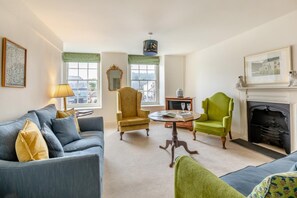 TV - 3 Bed in Beaminster (oc-j33121) (Beaminster)