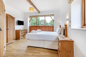 6 Schlafzimmer, Bügeleisen/Bügelbrett, kostenloses WLAN, Bettwäsche