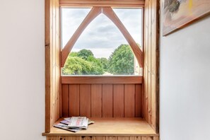 Interior - 6 Bed in Three Holes (oc-t31855) (Upwell)