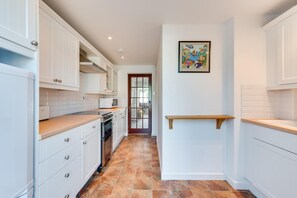 Mikrowelle, Ofen, Kochgeschirr/Geschirr/Besteck