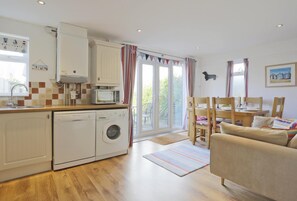 Interior - 2 Bed in Southwold (oc-deck) (Southwold)