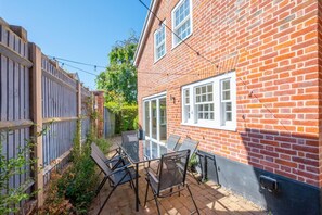 Outdoor dining - 3 Bed in Southwold (oc-asht) (Southwold)