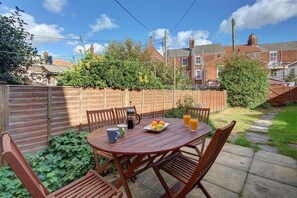 Outdoor dining - 4 Bed in Southwold (oc-sl140) (Southwold)