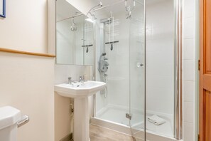 Hair dryer, towels - 1 Bed in Woodbridge (oc-meb) (Sudbourne)