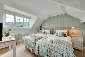 3 bedrooms, iron/ironing board, free WiFi, bed sheets - 3 Bed in Aberystwyth (oc-bow297) (Pontarfynach)