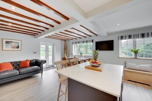 Interior - 3 Bed in Aberystwyth (oc-bow297) (Pontarfynach)