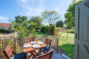 Outdoor dining - 2 Bed in Wenhaston (oc-spdr) (Wenhaston)