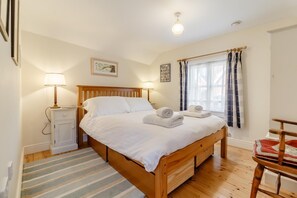 Iron/ironing board, travel cot, free WiFi, bed sheets - 3 Bed in Woodbridge (oc-h23) (Woodbridge)