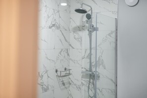 Towels - 3 Bed in Skipton (oc-g33088) (Skipton)
