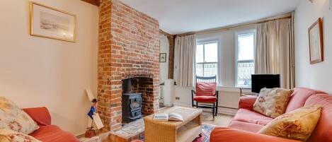 Télévision, cheminée