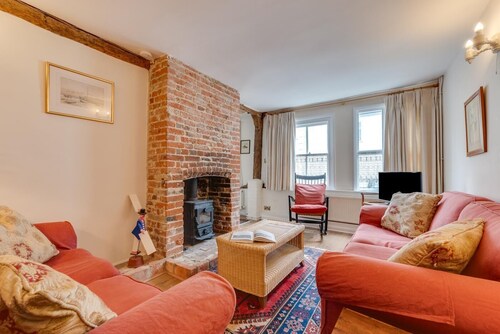 3 Bed in Woodbridge (oc-acot)