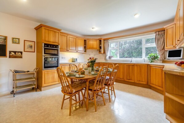 Dining - 4 Bed in Halesworth (oc-willho) (Halesworth)