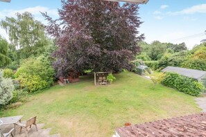 Outdoor dining - 4 Bed in Halesworth (oc-willho) (Halesworth)