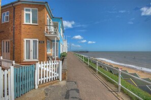 Beach - 4 Bed in Southwold (oc-sl108) (Southwold)