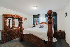 3 bedrooms, free WiFi, bed sheets, wheelchair access