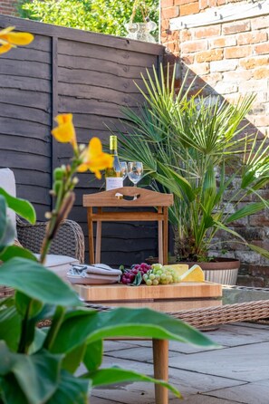 Terrace/patio - 4 Bed in Southwold (oc-44stra) (Southwold)