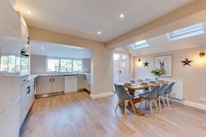 Microwave, oven, dishwasher, high chair - 4 Bed in Southwold (oc-44stra) (Southwold)