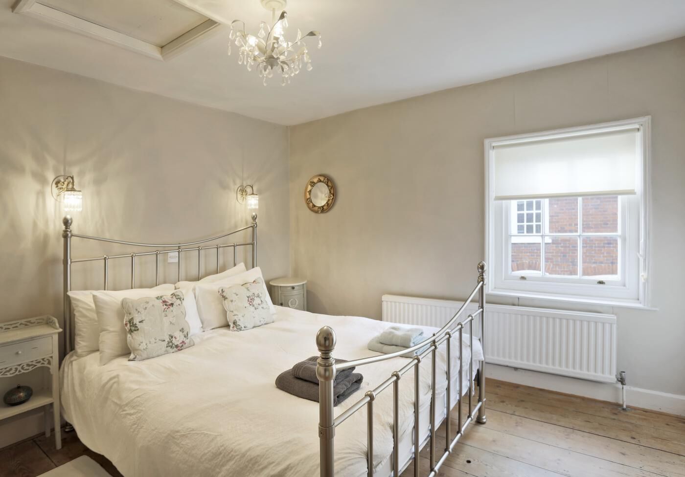 Iron/ironing board, free WiFi, bed sheets