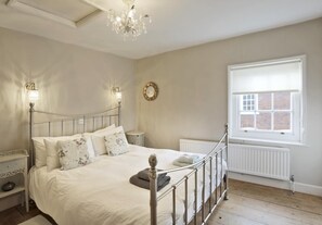 Iron/ironing board, free WiFi, bed sheets - 1 Bed in Woodbridge (oc-jsm) (Woodbridge)