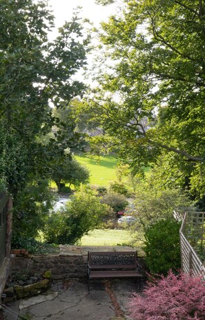 Property grounds - 2 Bed in Settle (oc-ds1038) (Settle)