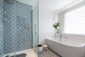 Towels - 3 Bed in Greatstone (oc-ek777) (Greatstone)