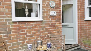 Outdoor dining - 2 Bed in Southwold (oc-che) (Southwold)
