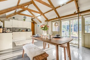 Dining - 1 Bed in Newquay (oc-c33290) (Quoit)