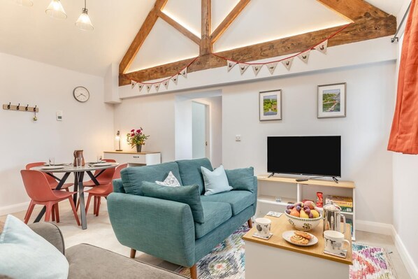 TV - 2 Bed in Uttoxeter (oc-q33072) (Prestwood)
