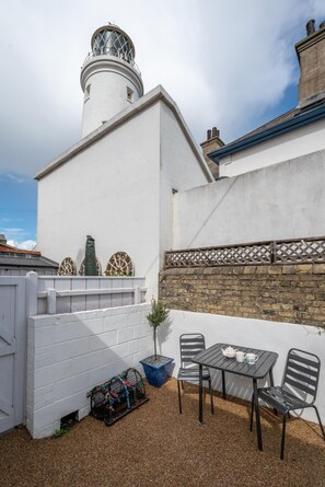 Outdoor dining - 2 Bed in Southwold (oc-sl118) (Southwold)