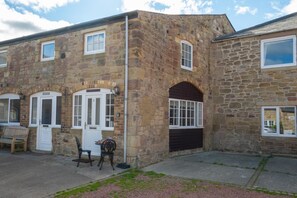 Exterior - 2 Bed in Seahouses (oc-nb1946) (Seahouses)