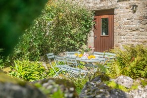 Outdoor dining - 4 Bed in Hawes (oc-g33122) (Hawes)