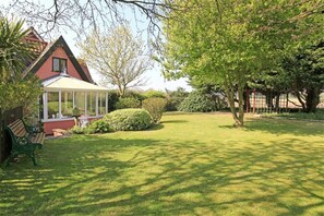 Property grounds - 1 Bed in Frostenden (oc-phc) (Frostenden)
