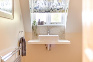 Towels - 2 Bed in Blakeney (oc-1558) (Blakeney)